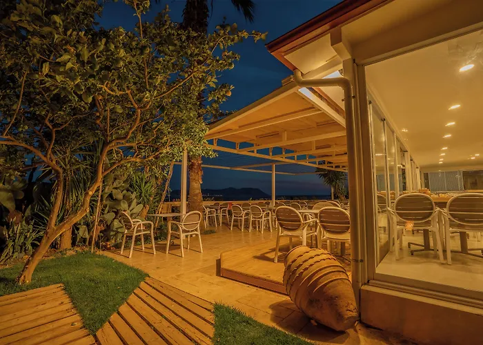 Payam Hotel 3*